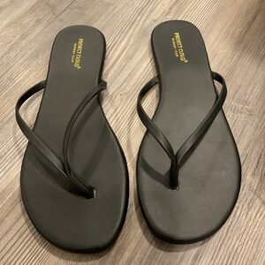 Memory foam black flip flops